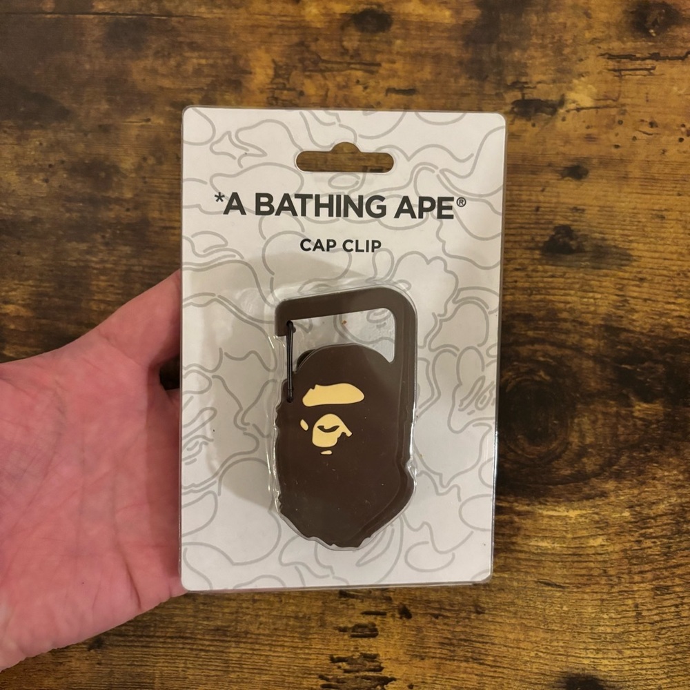 NEW A Bathing Ape Bape Brown Ape Face Hat / Labubu Clip